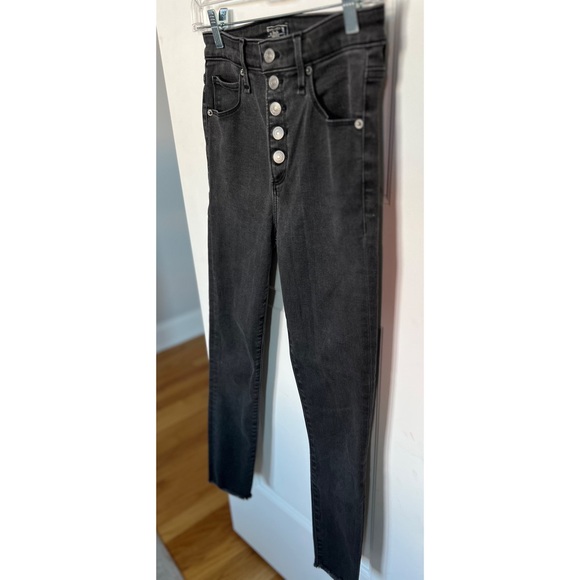 Abercrombie High Rise Ankle Jeans - Picture 4 of 7